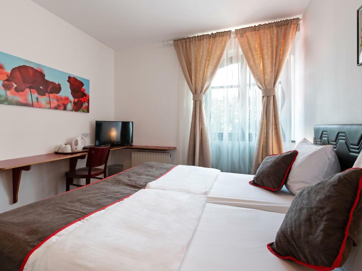Oyo Hotel Matzbach Берлин Екстериор снимка