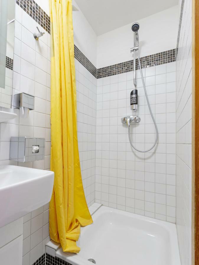 Oyo Hotel Matzbach Берлин Екстериор снимка