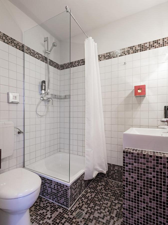 Oyo Hotel Matzbach Берлин Екстериор снимка